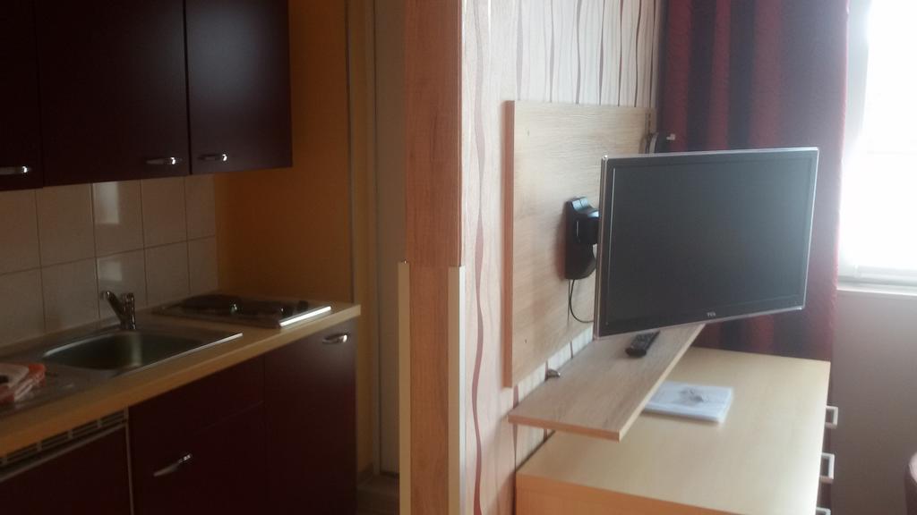 Pension Fuerst Borwin Markgrafenheide Buitenkant foto